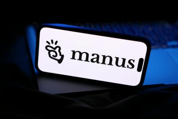 涨8 前员工讲述Manus战略调整始末：本周一才正式通知，与阿里通义合作开发中文版或生变