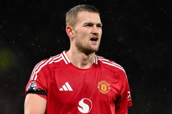 捷希源 德里赫特：把责任推给教练总是很容易，但我们不能说丢球是因体系